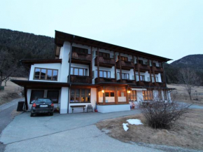 Cosy Apartment in Weissensee near Ski Lift